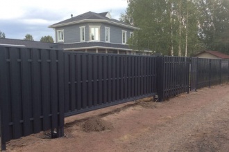Забор из евроштакетника с бетонированием столбов 80 метров фото в Оболенске